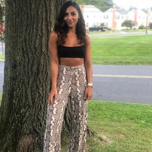 Meet your Posher, Maro